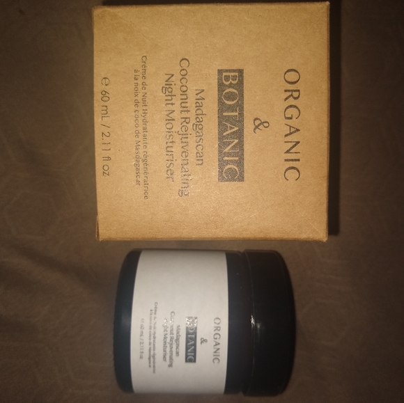 Organic & Botanic Madagascan Coconut night cream - Picture 4 of 4